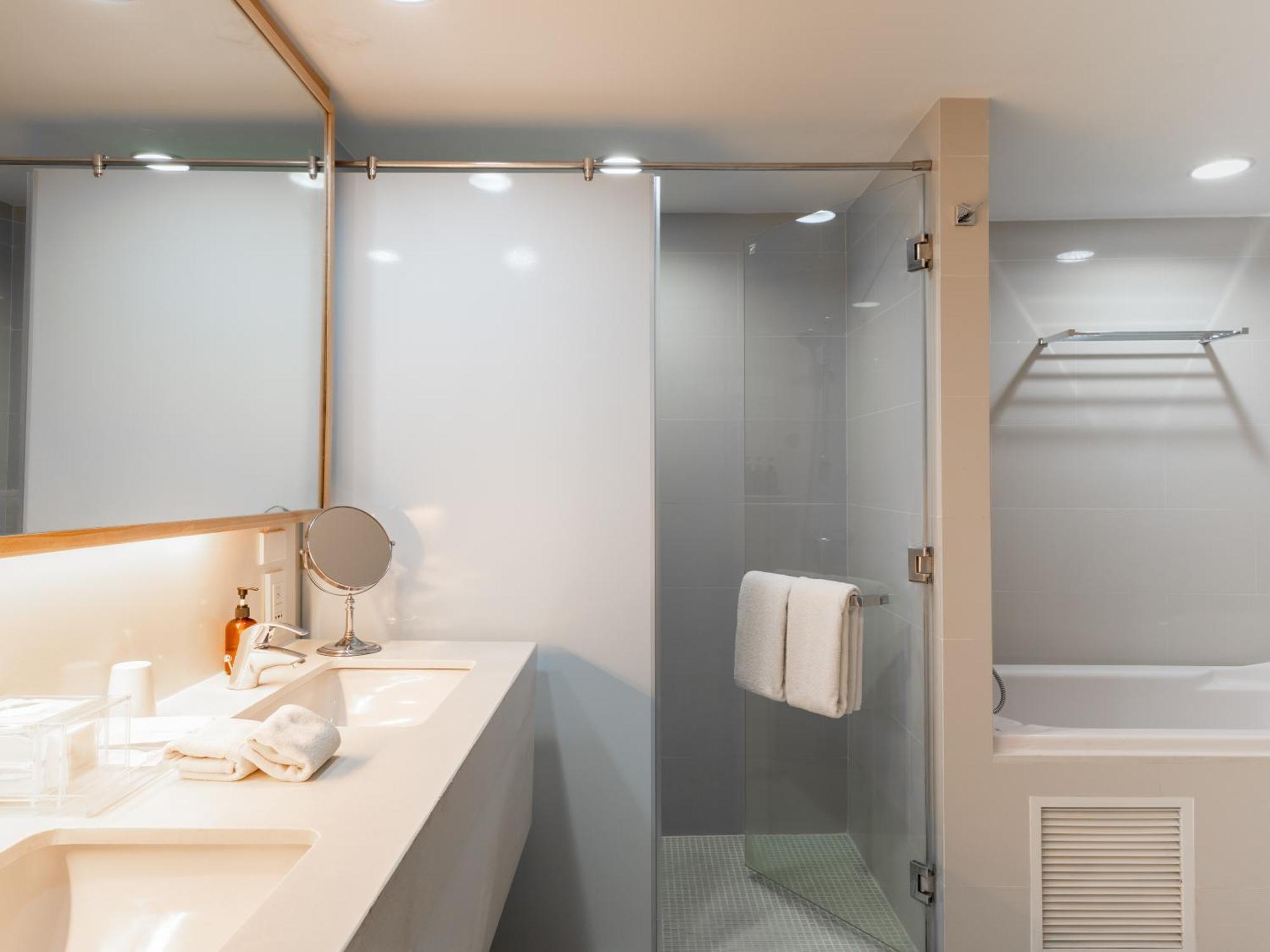 Kamar Deluxe Corner Double